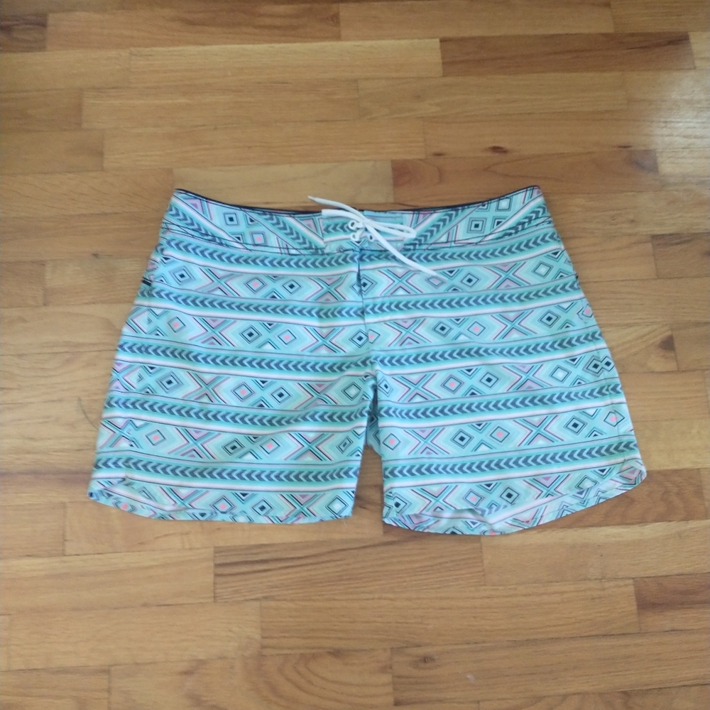 Carve Designs board  shorts 12 EUC
